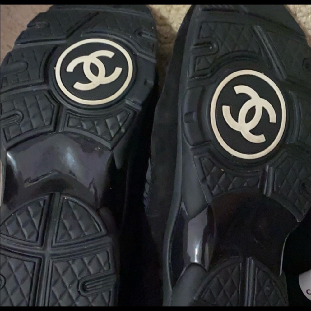 Chanel calfskin suede reflective black sneakers - Picture 5 of 5